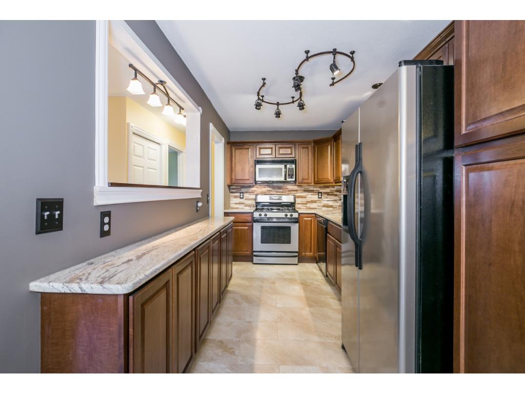 1294 Crestridge Ln, Eagan, MN 55123 photo 7