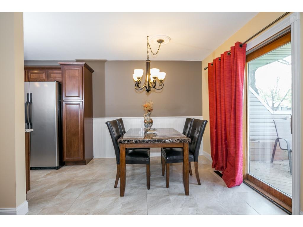 1294 Crestridge Ln, Eagan, MN 55123 photo 6