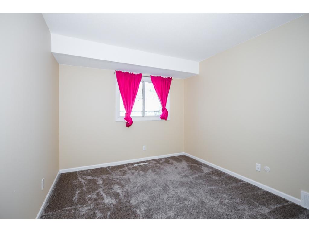 1294 Crestridge Ln, Eagan, MN 55123 photo 15