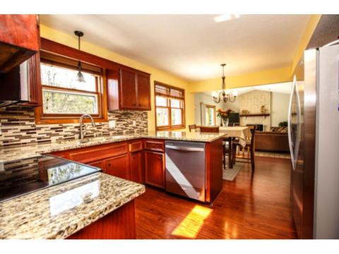 1494 Clemson Ct, Eagan, MN 55122 photo 3