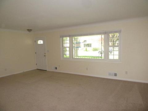 422 Eldridge Ave E, Maplewood, MN 55117 photo 2