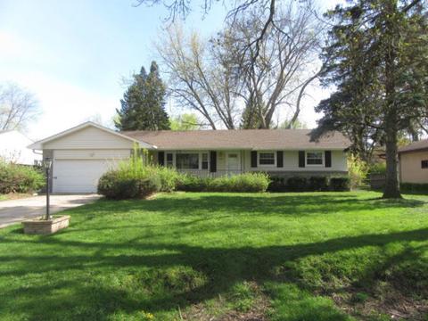 422 Eldridge Ave E, Maplewood, MN 55117 photo 1