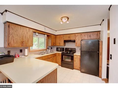 205 Walnut Ave SW, Saint Michael, MN 55376 photo 2