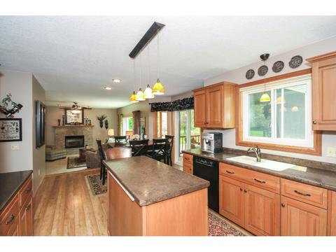 524 Hackmore Ct, Eagan, MN 55123 photo 5
