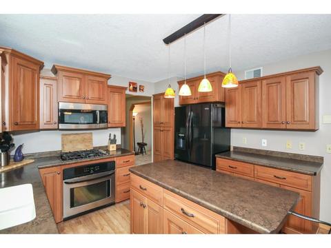 524 Hackmore Ct, Eagan, MN 55123 photo 7