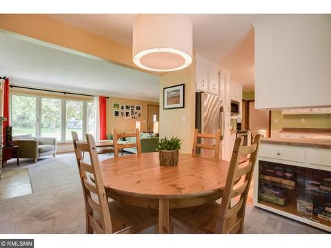 2401 Overlook Dr, Bloomington, MN 55431 photo 5