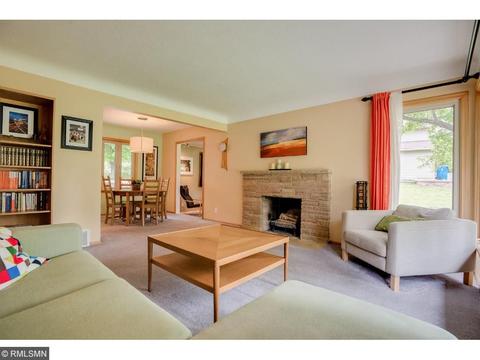 2401 Overlook Dr, Bloomington, MN 55431 photo 4