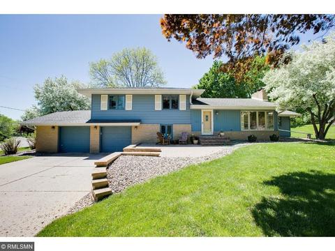 2401 Overlook Dr, Bloomington, MN 55431 photo 1