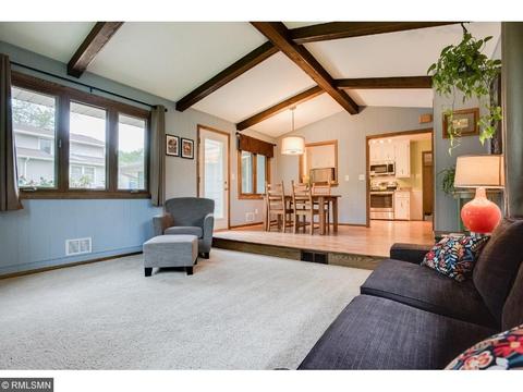 2401 Overlook Dr, Bloomington, MN 55431 photo 12
