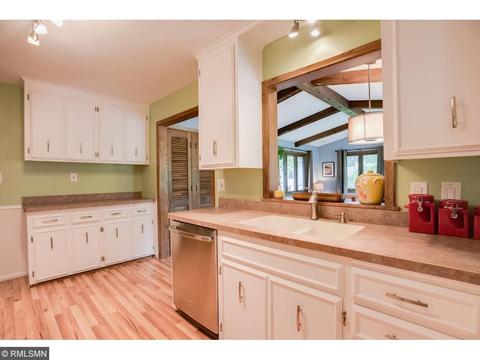 2401 Overlook Dr, Bloomington, MN 55431 photo 7