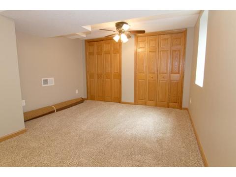 264 Walnut Ln, Apple Valley, MN 55124 photo 16