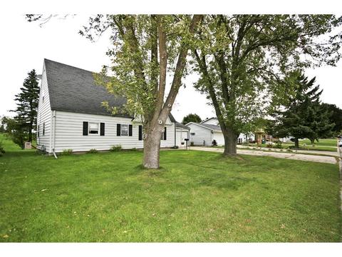 1705 12th St E, Glencoe, MN 55336 photo 2