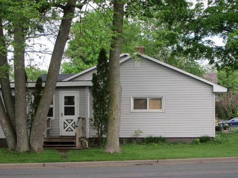 114 E Park Ave, Luck, WI 54853 photo 2