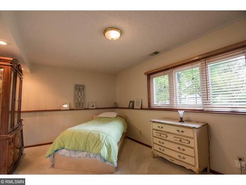 3923 Canter Glen Dr, Eagan, MN 55123 photo 17