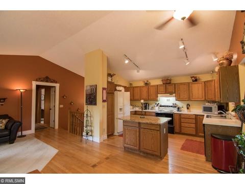 3923 Canter Glen Dr, Eagan, MN 55123 photo 8