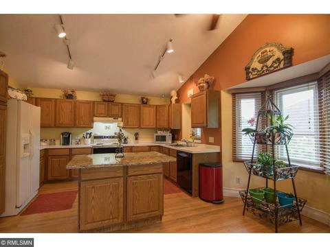 3923 Canter Glen Dr, Eagan, MN 55123 photo 6