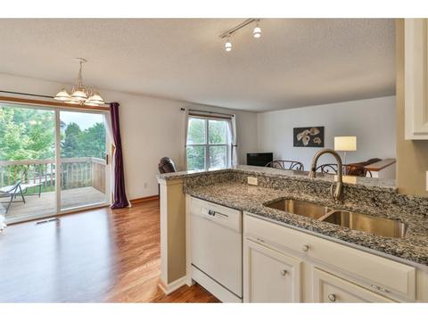 15637 Float Ct, Apple Valley, MN 55124 photo 6