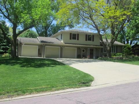 220 11th Ave NE, Faribault, MN 55021 photo 1