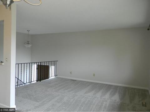 1647 Hickory Ln, Eagan, MN 55122 photo 3