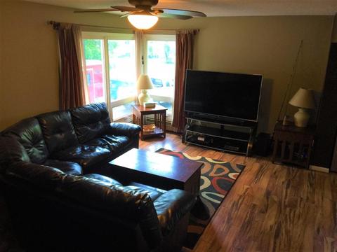 813 Pierz Pl, Saint Cloud, MN 56301 photo 3