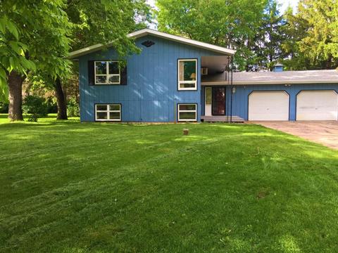 813 Pierz Pl, Saint Cloud, MN 56301 photo 1