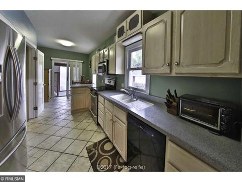 908 11th Ave S, Saint Cloud, MN 56301 photo 2