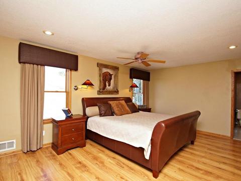 4920 Pine Ln, Eagan, MN 55123 photo 16