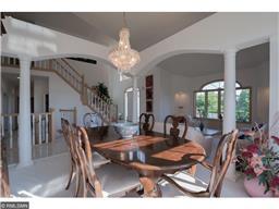 1226 Summit Ct E, Maplewood, MN 55109 photo 2