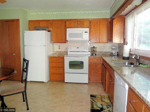 2455 Brookview Dr E, Maplewood, MN 55119 photo 9
