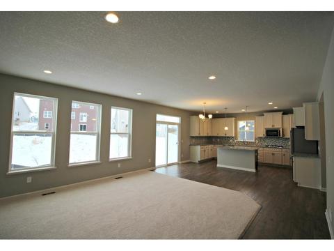 1273 Interlachen Dr, Eagan, MN 55123 photo 4