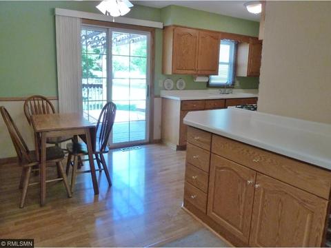 622 Sally Cir, Eagan, MN 55121 photo 4