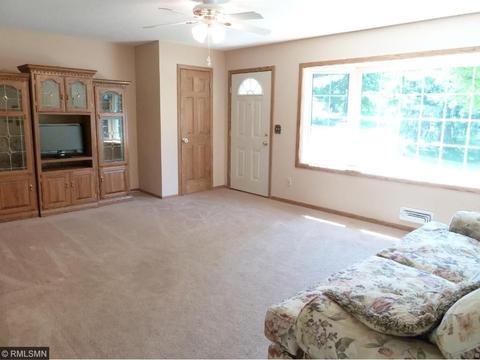 622 Sally Cir, Eagan, MN 55121 photo 2