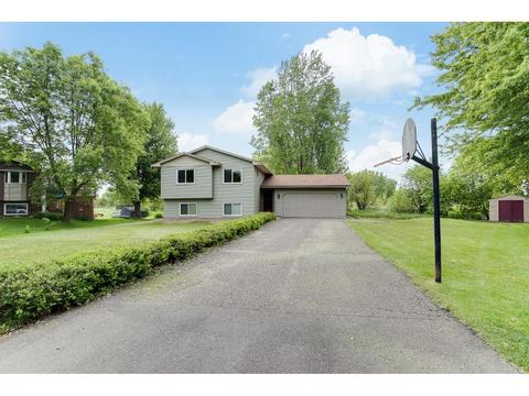 6908 Sumac Ct, Centerville, MN 55038 photo 2