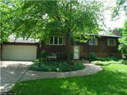 2324 Maple Ln E, Maplewood, MN 55109 photo 1