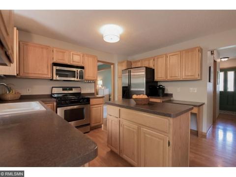 3237 Rolling Hills Dr, Eagan, MN 55121 photo 5