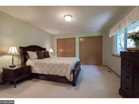 3237 Rolling Hills Dr, Eagan, MN 55121 photo 21