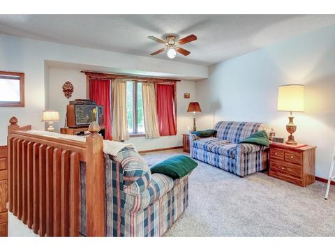 2007 Vienna Ln, Eagan, MN 55122 photo 2