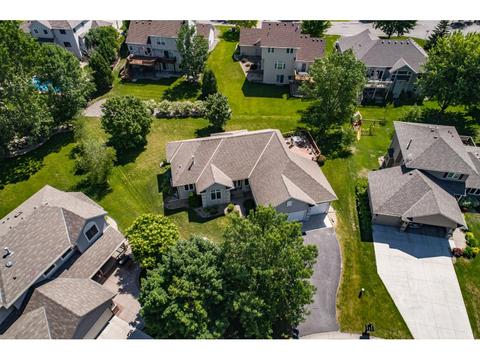 9464 White Oaks Ct, Champlin, MN 55316 photo 2