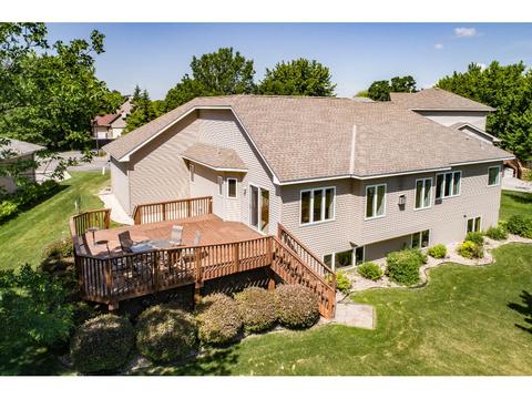 9464 White Oaks Ct, Champlin, MN 55316 photo 3