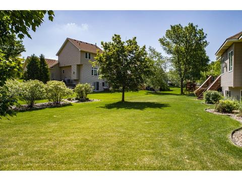 9464 White Oaks Ct, Champlin, MN 55316 photo 5
