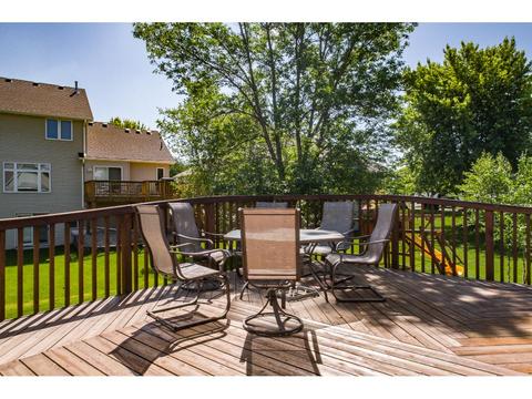 9464 White Oaks Ct, Champlin, MN 55316 photo 4