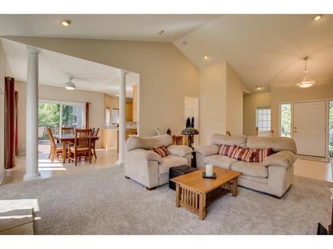 9464 White Oaks Ct, Champlin, MN 55316 photo 7