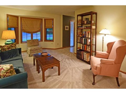 857 Trotters Rdg, Eagan, MN 55123 photo 4