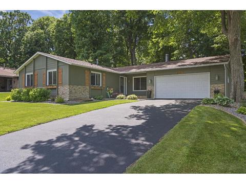 2657 Halstead Ln, Mound, MN 55364 photo 1
