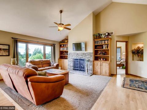 1124 Stonebridge Path, Jordan, MN 55352 photo 4