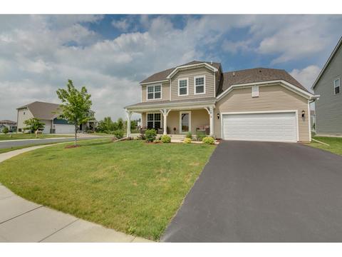 1619 Aspen Dr, Carver, MN 55315 photo 1