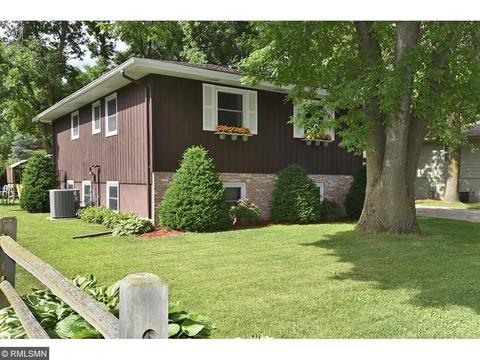 717 12th St SW, Faribault, MN 55021 photo 2