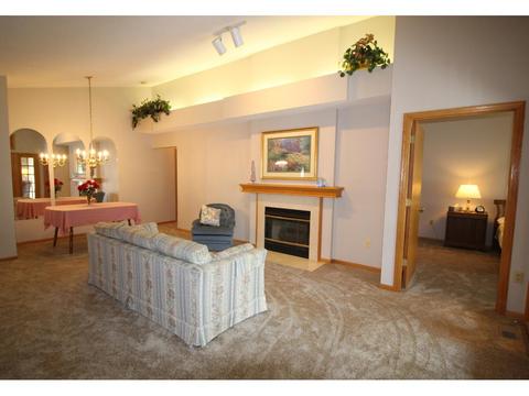 4128 Ruby Ln, Eagan, MN 55122 photo 4