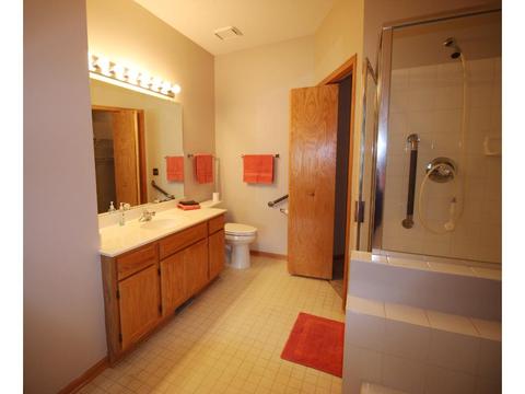 4128 Ruby Ln, Eagan, MN 55122 photo 8