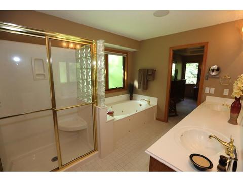 3664 Robin Ln, Eagan, MN 55122 photo 17